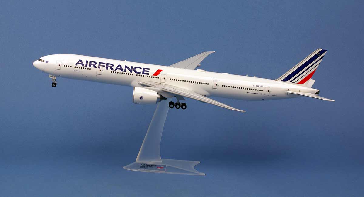 Maquette plastique Air France Boeing 777-300ER 1/200e “La Rochelle”