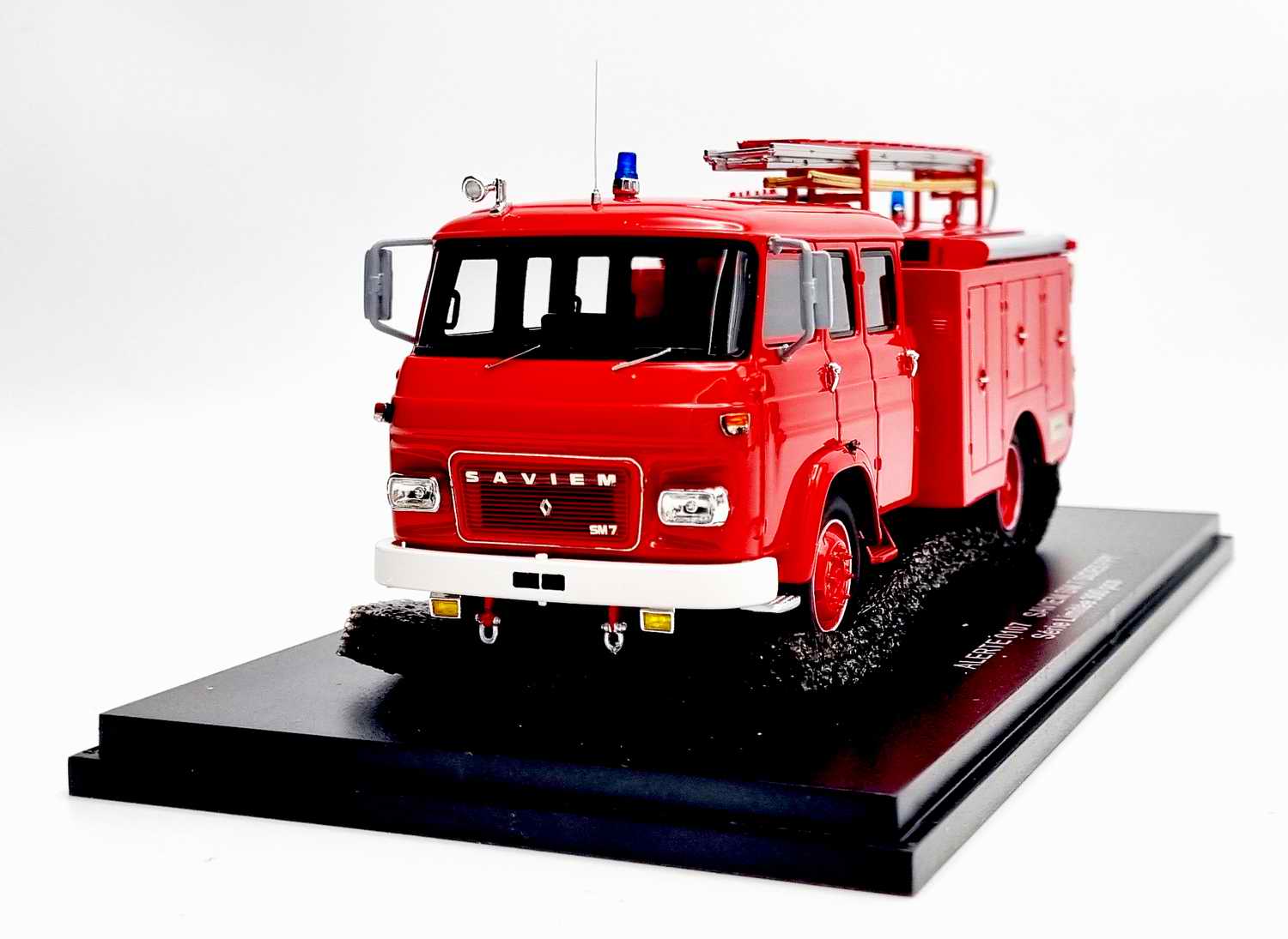Camion de Sapeurs Pompiers SAVIEM SM7 SIDES FPT 1975 1/43 Véhicule de  Collection